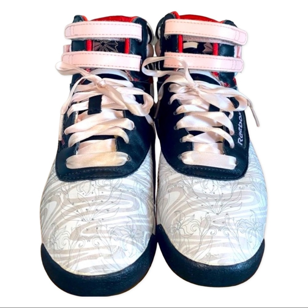 Ladies Hightop Reebok Classics - Picture 2 of 6